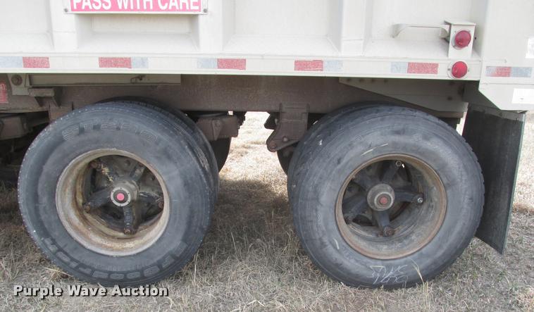 image for item DA0597 1994 Cornhusker 800R end dump trailer