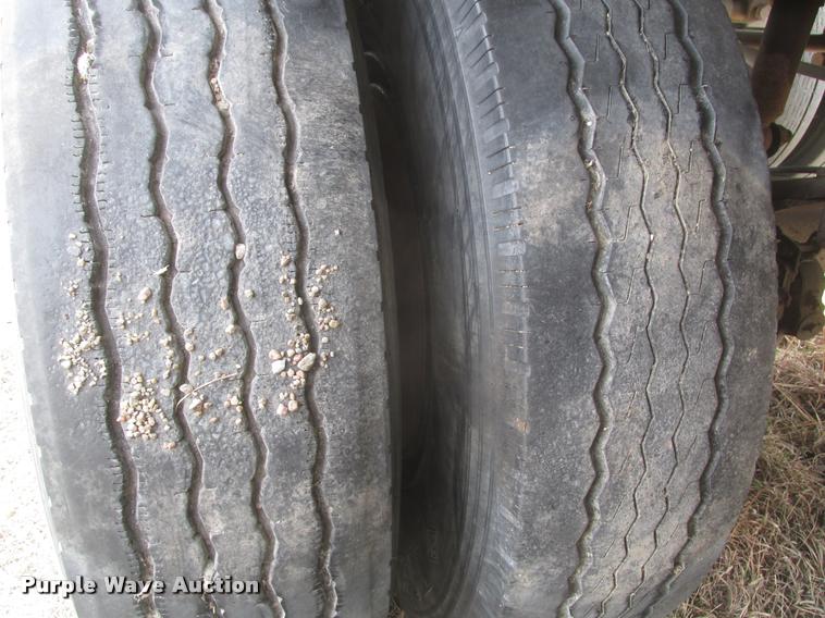 image for item DA0597 1994 Cornhusker 800R end dump trailer