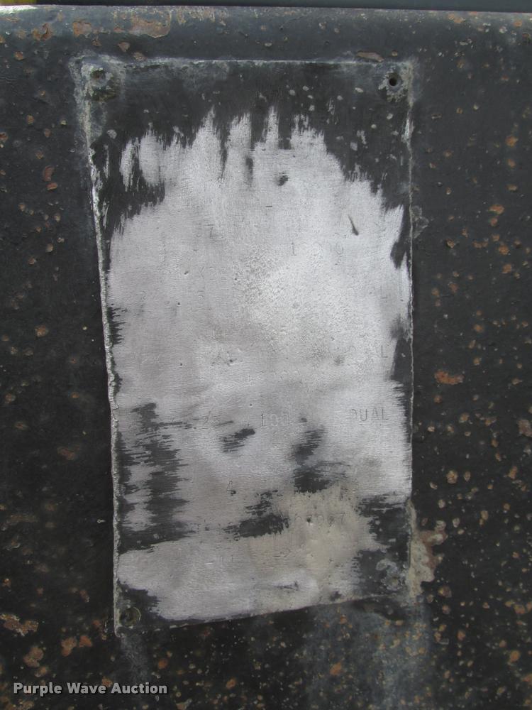 image for item DA0597 1994 Cornhusker 800R end dump trailer