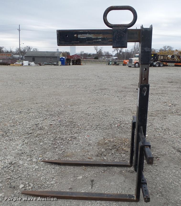 image for item DA0615 Crane truck pallet forks