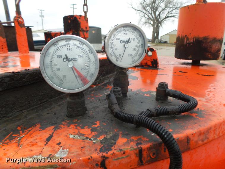 image for item DA0618 2004 Crafco EZ Pour 200D melter applicator