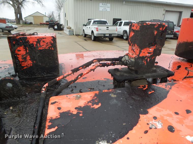 image for item DA0618 2004 Crafco EZ Pour 200D melter applicator