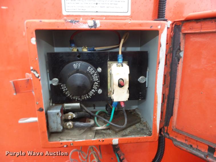 image for item DA0618 2004 Crafco EZ Pour 200D melter applicator