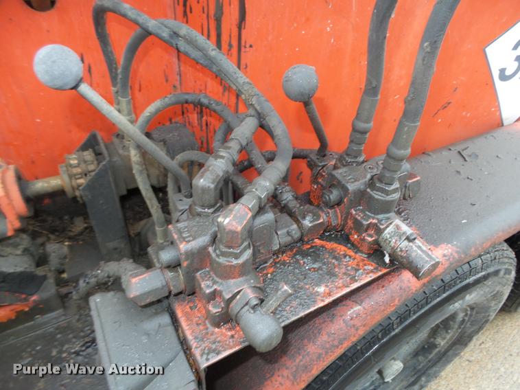 image for item DA0618 2004 Crafco EZ Pour 200D melter applicator