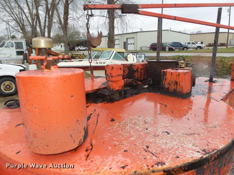 image for item DA0618 2004 Crafco EZ Pour 200D melter applicator