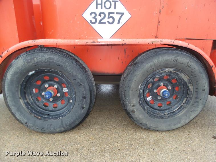 image for item DA0618 2004 Crafco EZ Pour 200D melter applicator