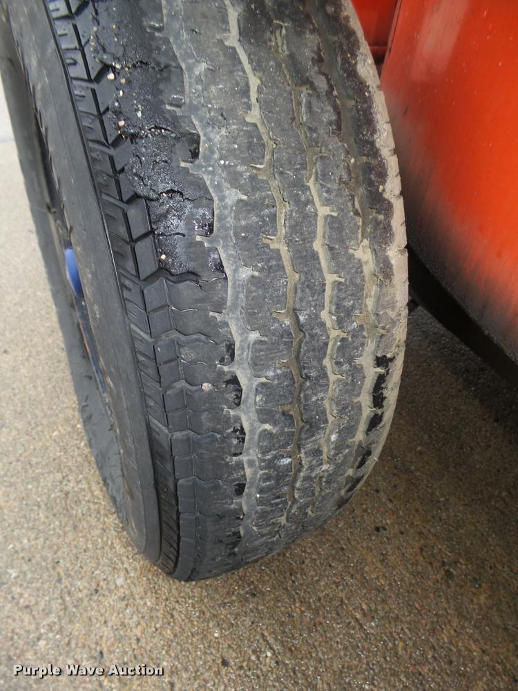 image for item DA0618 2004 Crafco EZ Pour 200D melter applicator