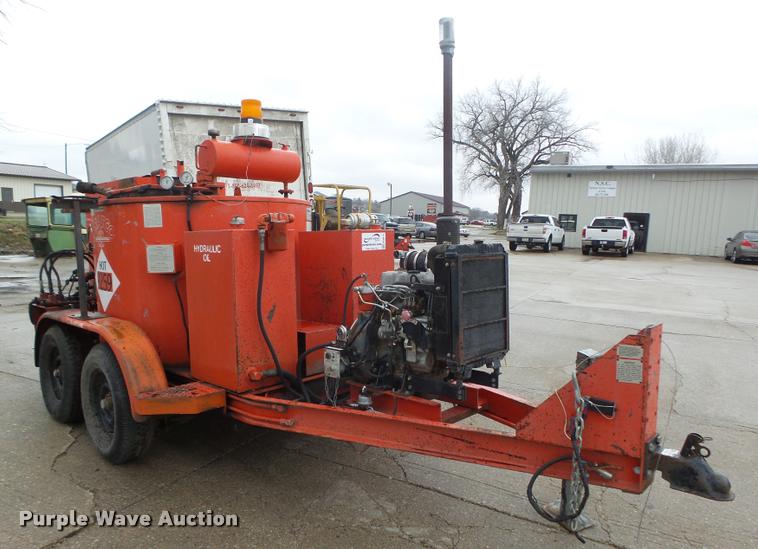 image for item DA0619 1994 Crafco EZ Pour 200D melter applicator