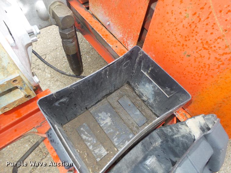 image for item DA0619 1994 Crafco EZ Pour 200D melter applicator