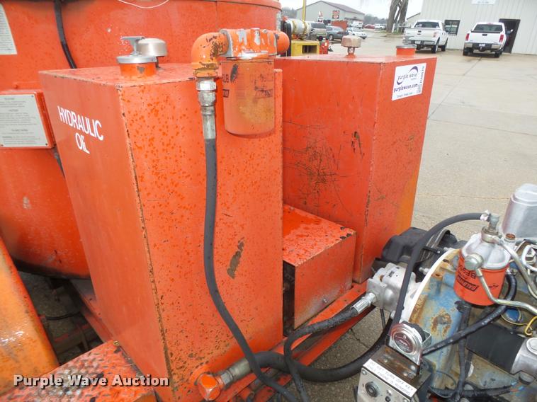 image for item DA0619 1994 Crafco EZ Pour 200D melter applicator