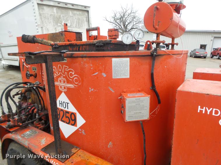 image for item DA0619 1994 Crafco EZ Pour 200D melter applicator