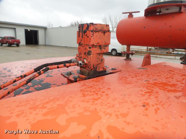 image for item DA0619 1994 Crafco EZ Pour 200D melter applicator