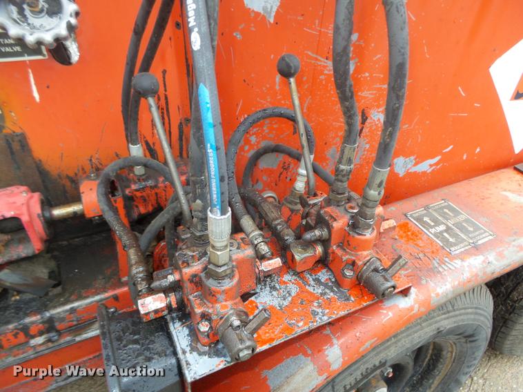 image for item DA0619 1994 Crafco EZ Pour 200D melter applicator