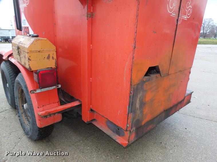 image for item DA0619 1994 Crafco EZ Pour 200D melter applicator