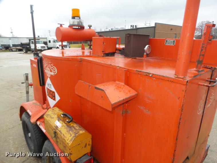 image for item DA0619 1994 Crafco EZ Pour 200D melter applicator