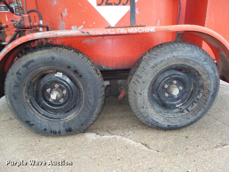 image for item DA0619 1994 Crafco EZ Pour 200D melter applicator