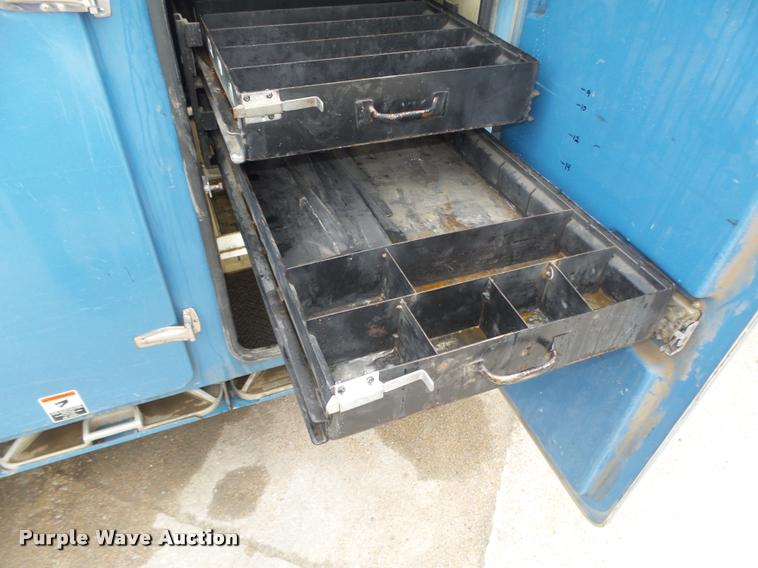 image for item DA0624 2004 International 7400 bucket truck