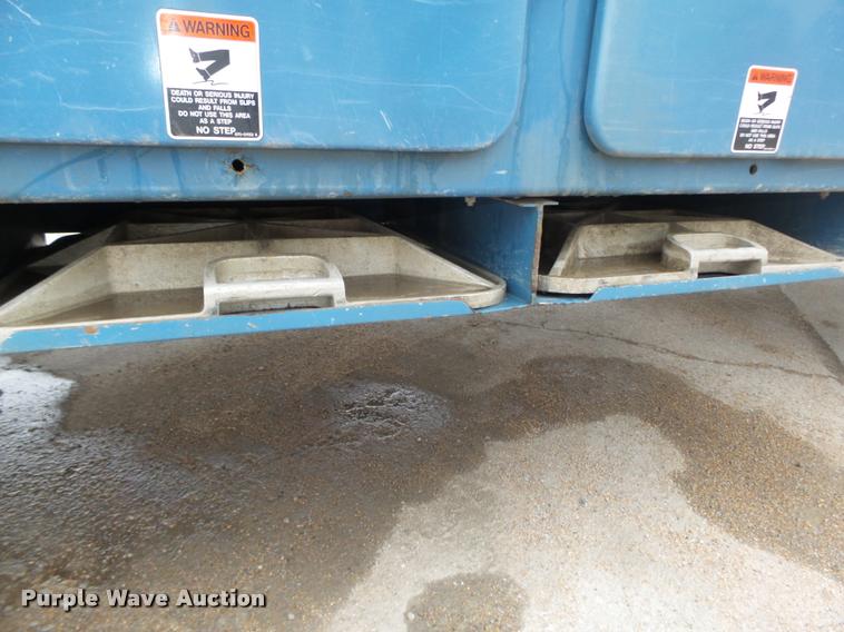 image for item DA0624 2004 International 7400 bucket truck