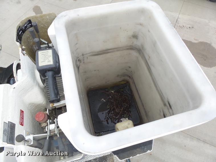 image for item DA0624 2004 International 7400 bucket truck