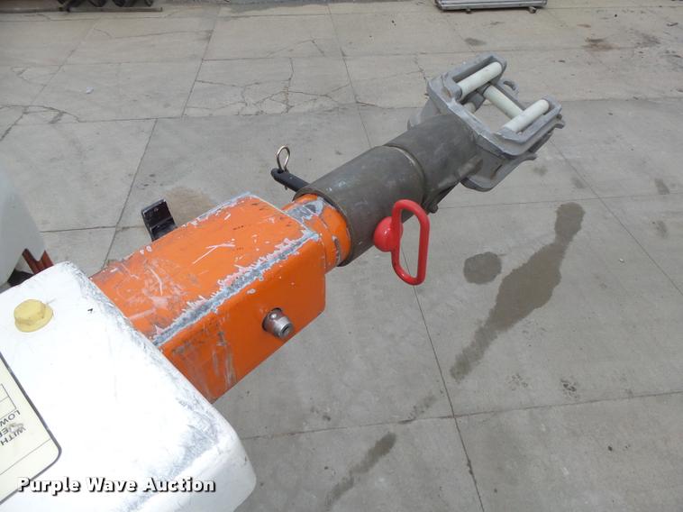 image for item DA0624 2004 International 7400 bucket truck