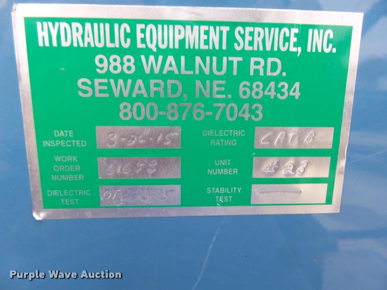 image for item DA0624 2004 International 7400 bucket truck