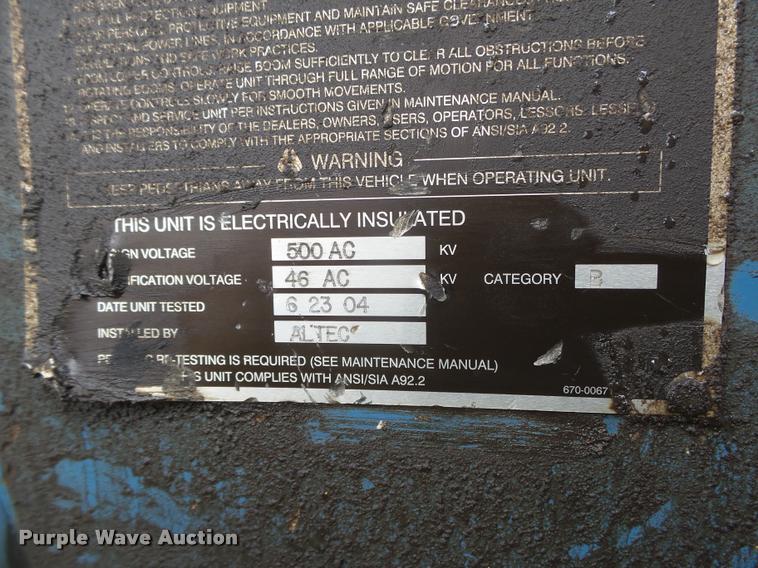 image for item DA0624 2004 International 7400 bucket truck