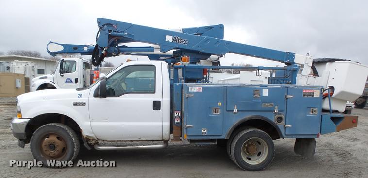 image for item DA0625 2002 Ford F550 Super Duty XL bucket truck