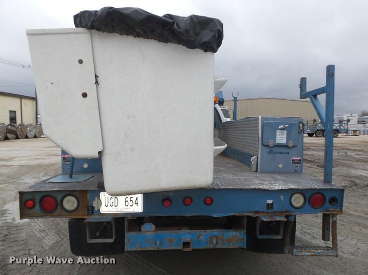 image for item DA0625 2002 Ford F550 Super Duty XL bucket truck