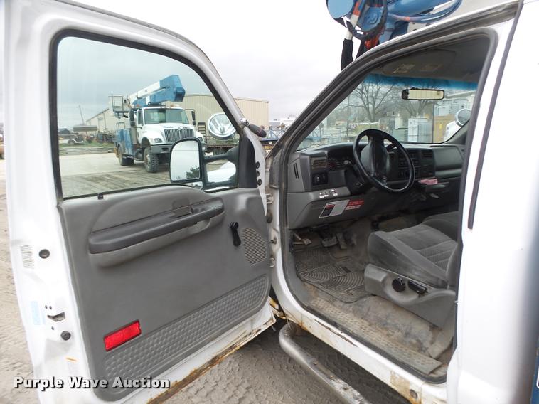 image for item DA0625 2002 Ford F550 Super Duty XL bucket truck