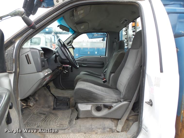 image for item DA0625 2002 Ford F550 Super Duty XL bucket truck