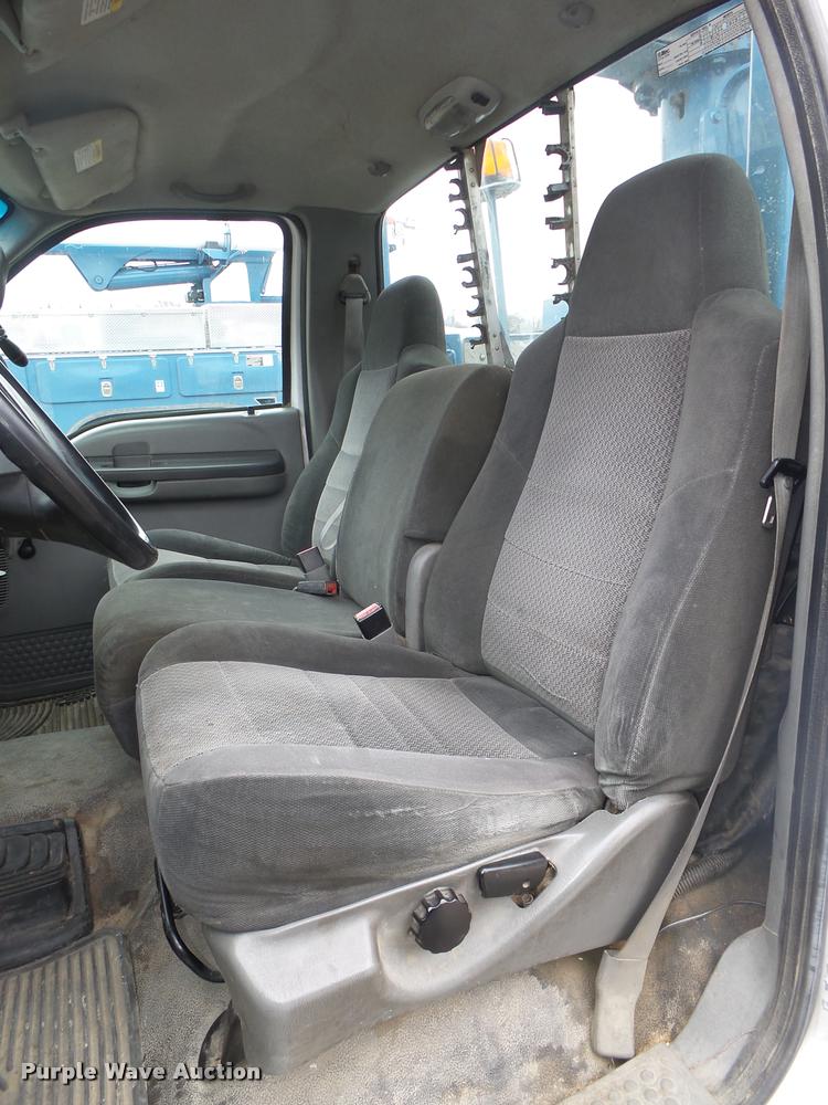 image for item DA0625 2002 Ford F550 Super Duty XL bucket truck