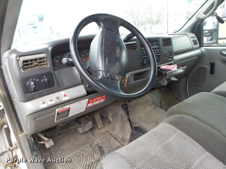 image for item DA0625 2002 Ford F550 Super Duty XL bucket truck