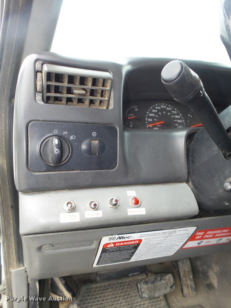 image for item DA0625 2002 Ford F550 Super Duty XL bucket truck