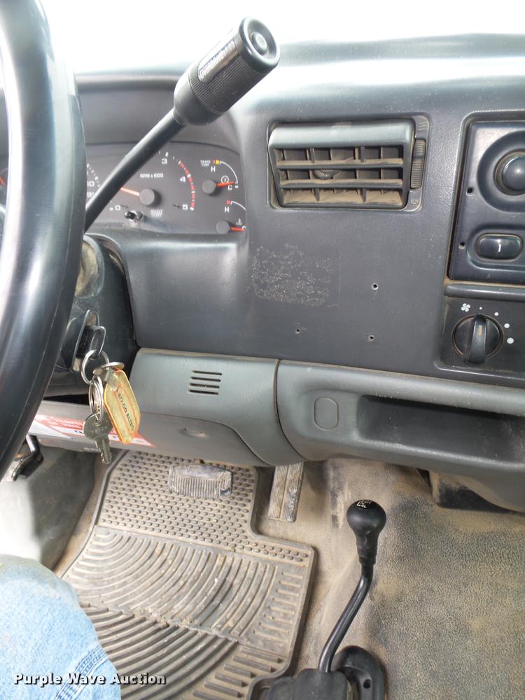 image for item DA0625 2002 Ford F550 Super Duty XL bucket truck