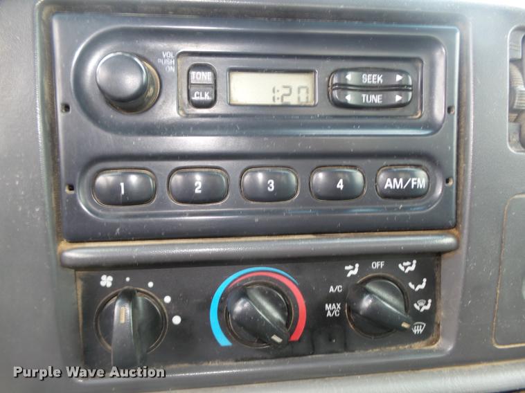 image for item DA0625 2002 Ford F550 Super Duty XL bucket truck