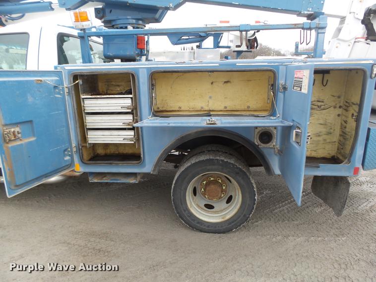 image for item DA0625 2002 Ford F550 Super Duty XL bucket truck