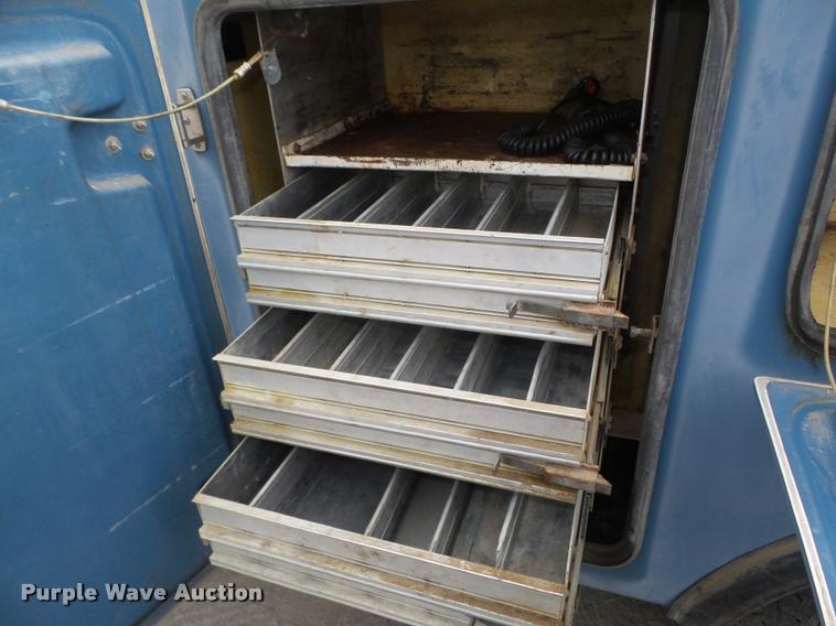 image for item DA0625 2002 Ford F550 Super Duty XL bucket truck