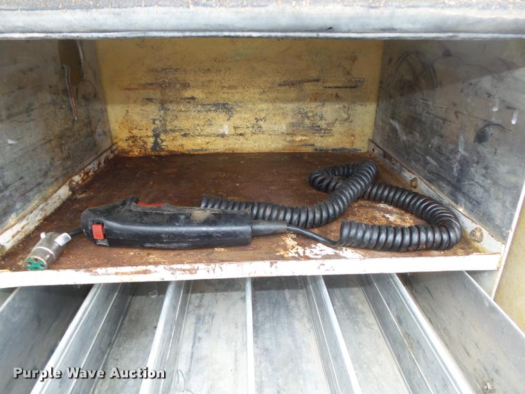 image for item DA0625 2002 Ford F550 Super Duty XL bucket truck