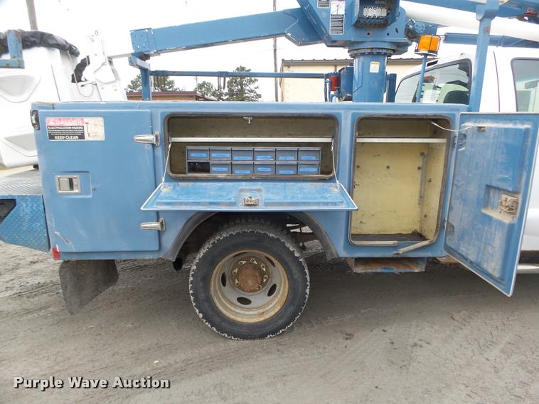 image for item DA0625 2002 Ford F550 Super Duty XL bucket truck
