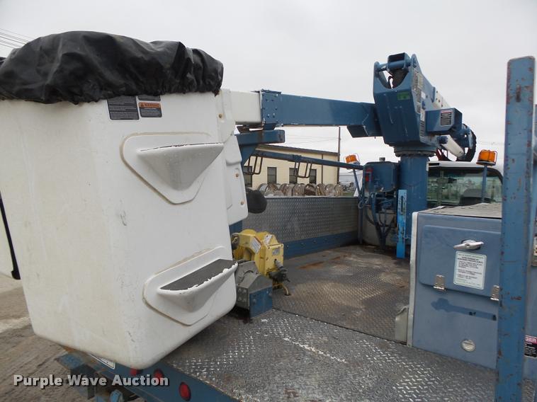 image for item DA0625 2002 Ford F550 Super Duty XL bucket truck