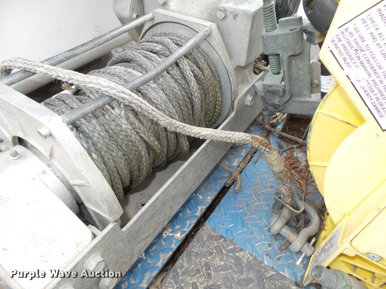 image for item DA0625 2002 Ford F550 Super Duty XL bucket truck