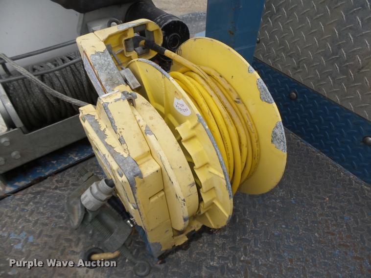 image for item DA0625 2002 Ford F550 Super Duty XL bucket truck