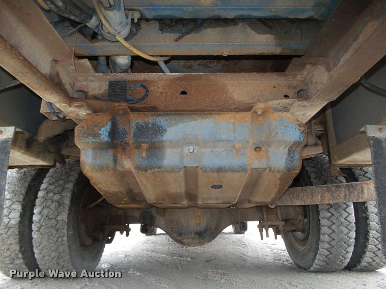 image for item DA0625 2002 Ford F550 Super Duty XL bucket truck