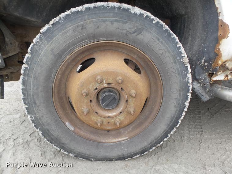 image for item DA0625 2002 Ford F550 Super Duty XL bucket truck