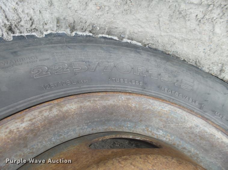 image for item DA0625 2002 Ford F550 Super Duty XL bucket truck