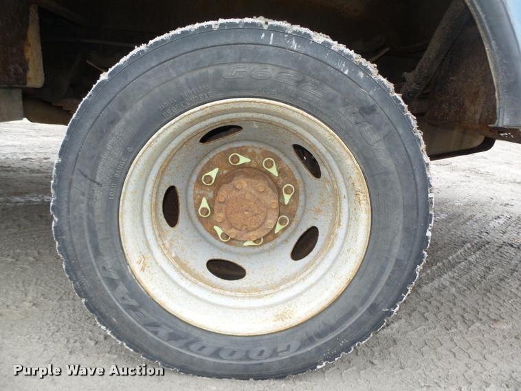 image for item DA0625 2002 Ford F550 Super Duty XL bucket truck