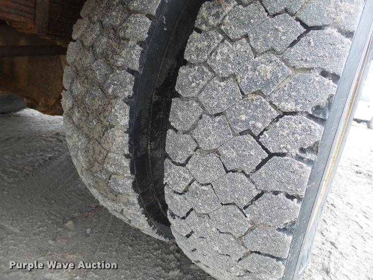 image for item DA0625 2002 Ford F550 Super Duty XL bucket truck