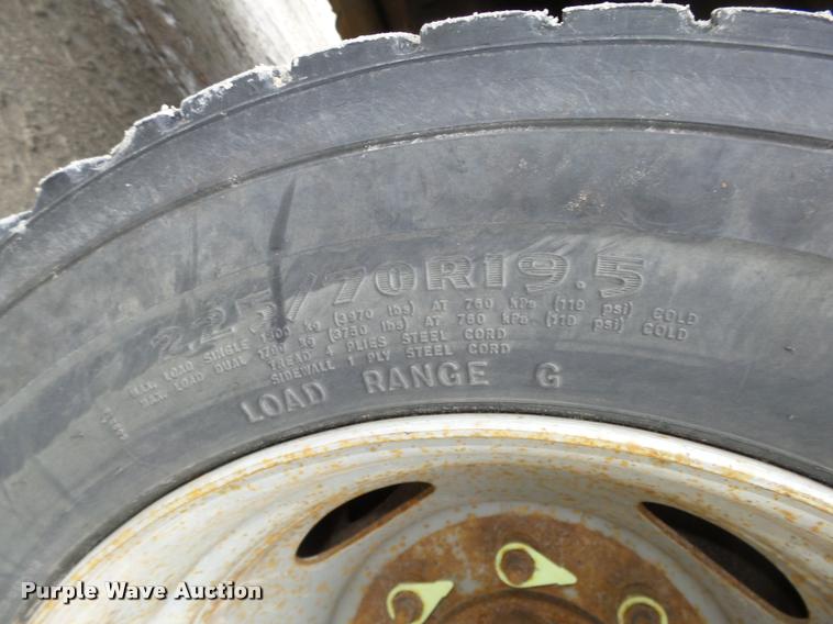 image for item DA0625 2002 Ford F550 Super Duty XL bucket truck