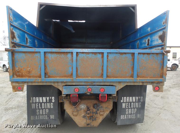 image for item DA0626 1999 International 4700 dump truck