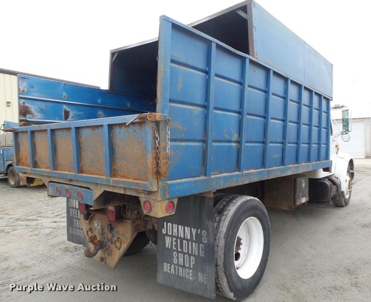 image for item DA0626 1999 International 4700 dump truck